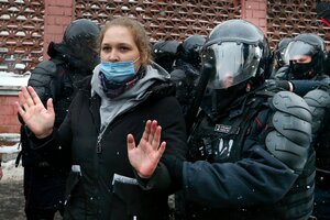 Pro-Navalny Street Protests Erupt Again Across Russia - CSMonitor.com